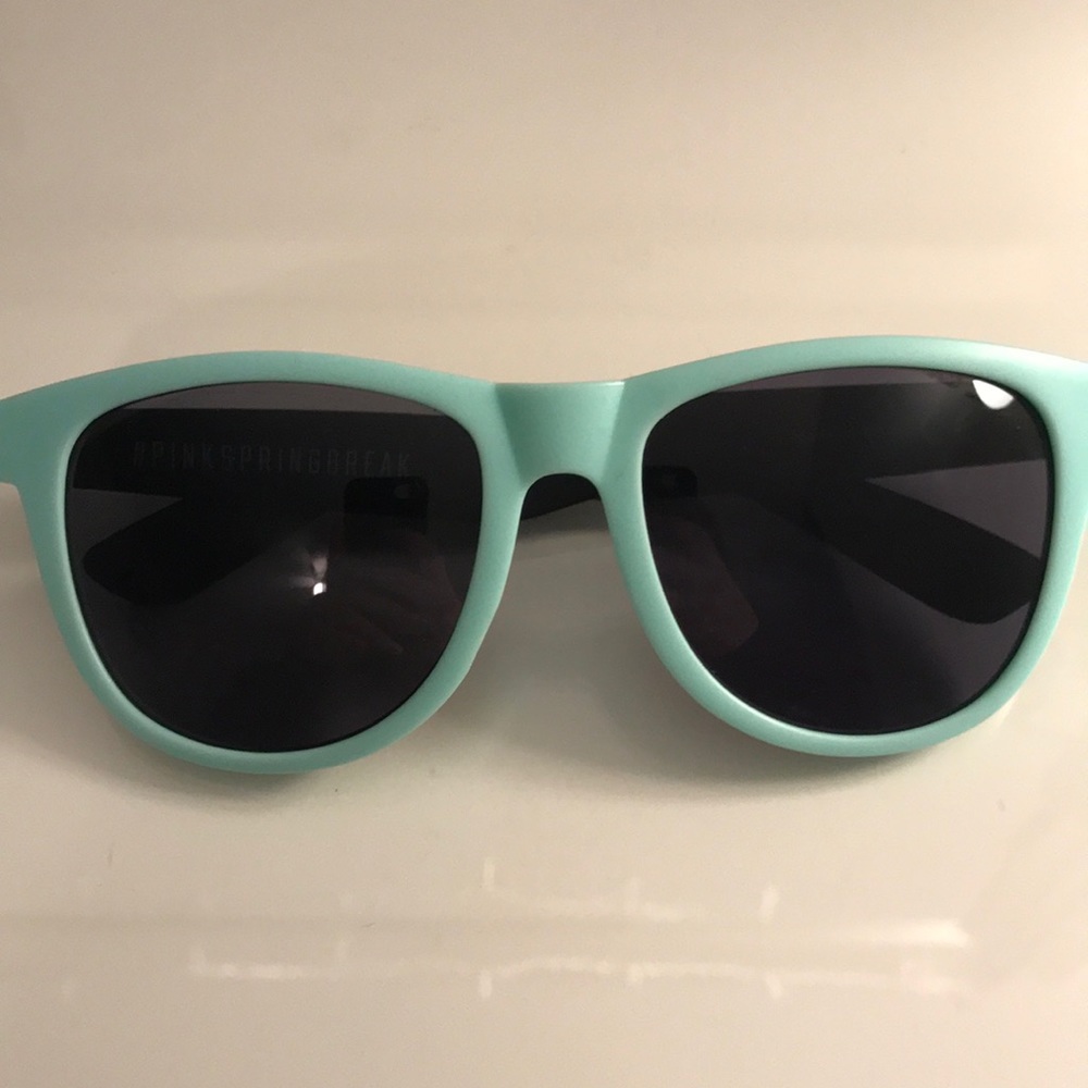 VICTORIAS SECRET PINK SUNGLASSES
